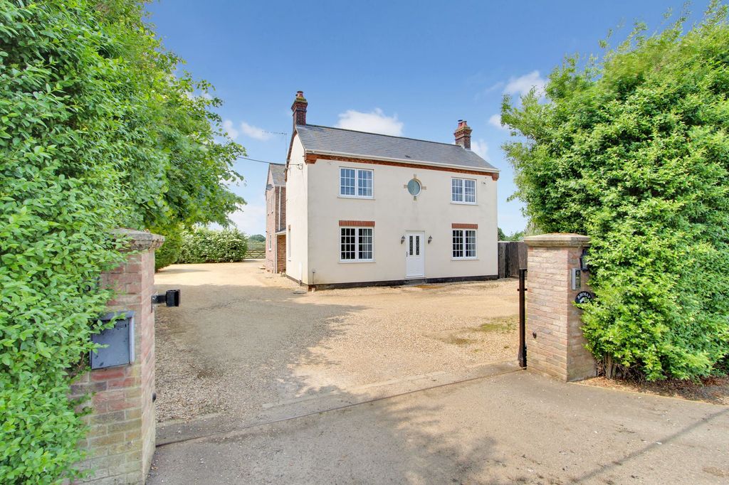 Property photo 1 of 43
