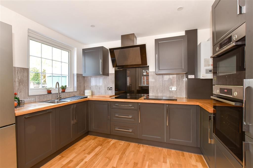 Property photo 1 of 14 Kitchen