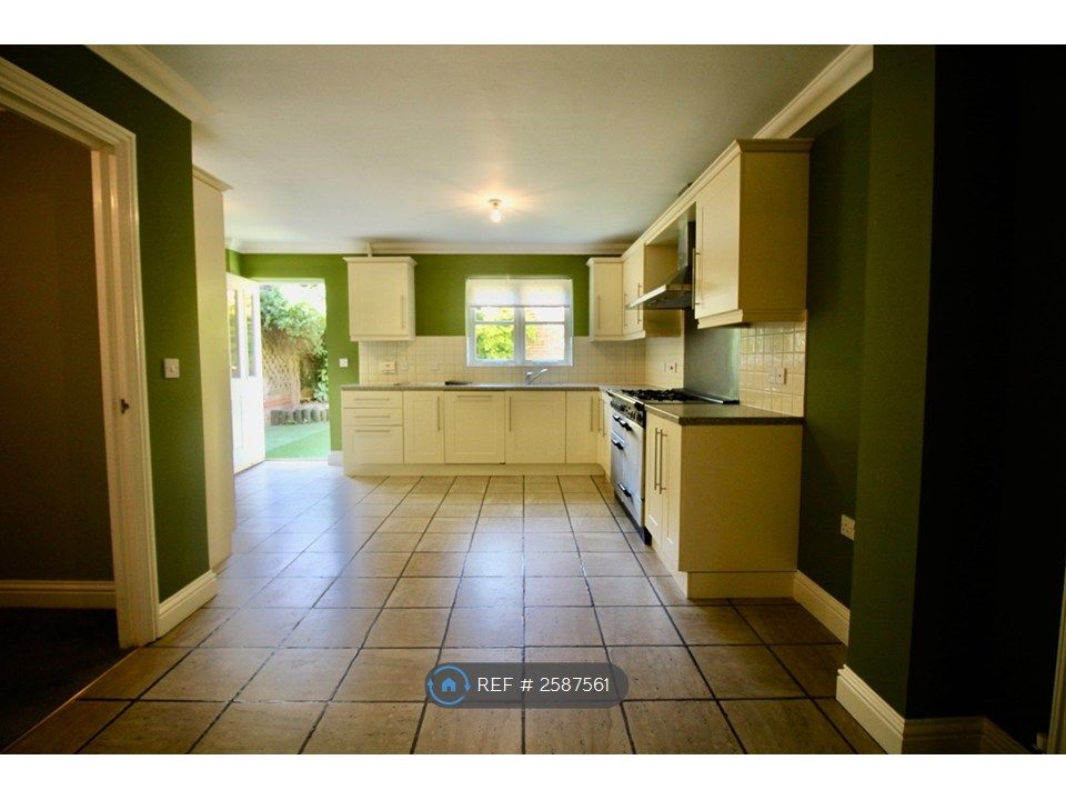 Property photo 3 of 22 Kitchen/Diner