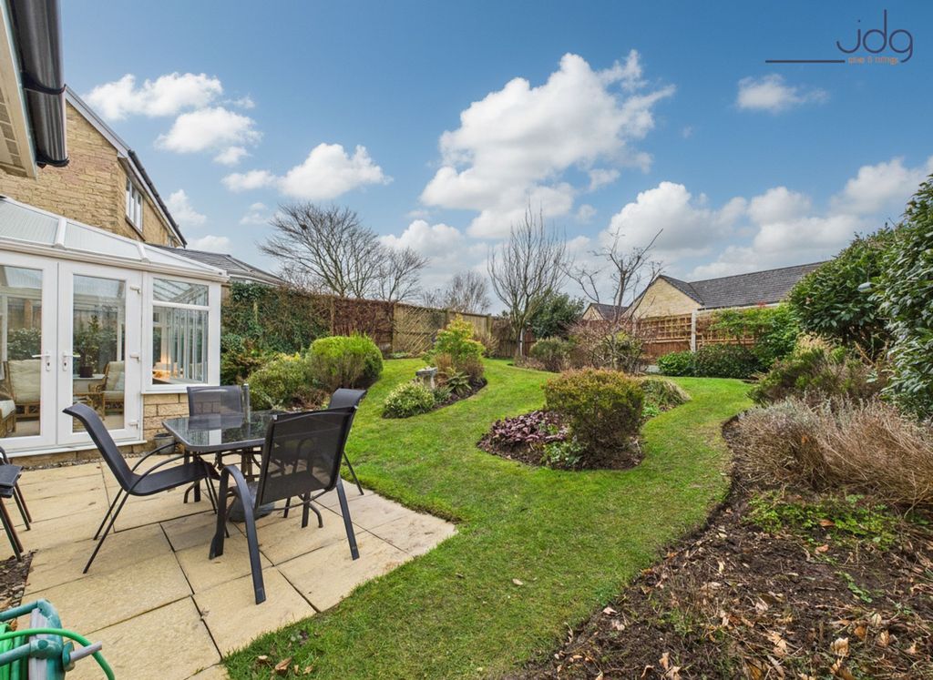 Property photo 2 of 28 Garden