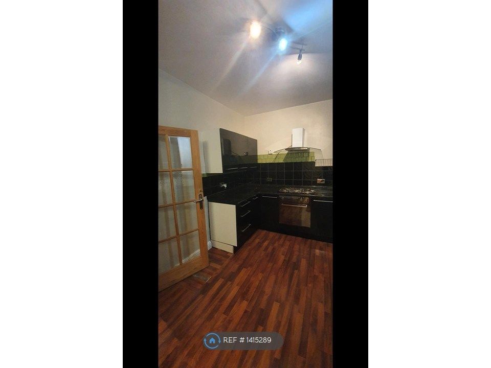 Property photo 3 of 13 Kitchen