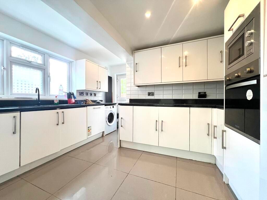 Property photo 1 of 2