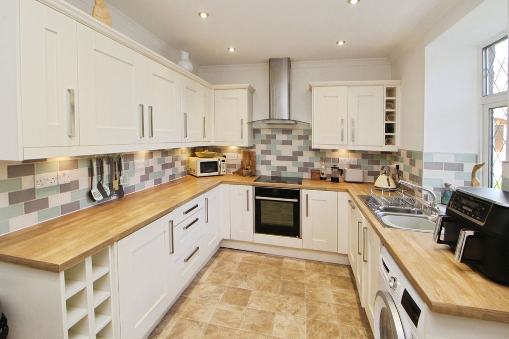 Property photo 2 of 10 Picture No. 06