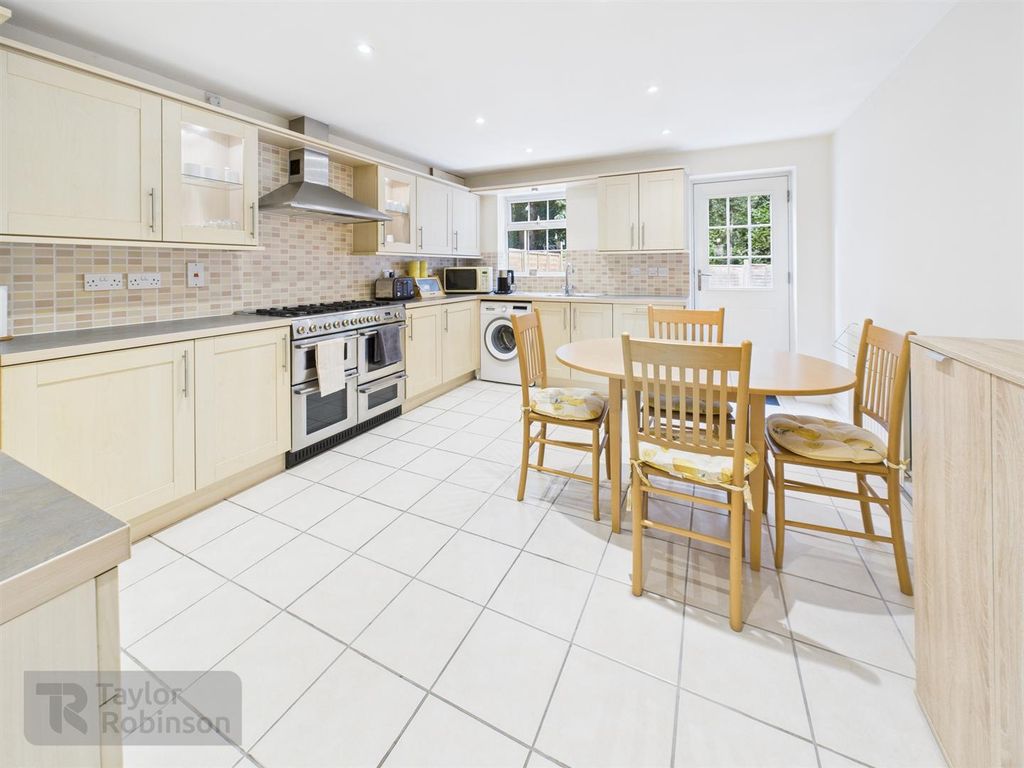 Property photo 3 of 15 Cam02600G0-Pr0559-Still014.Jpg