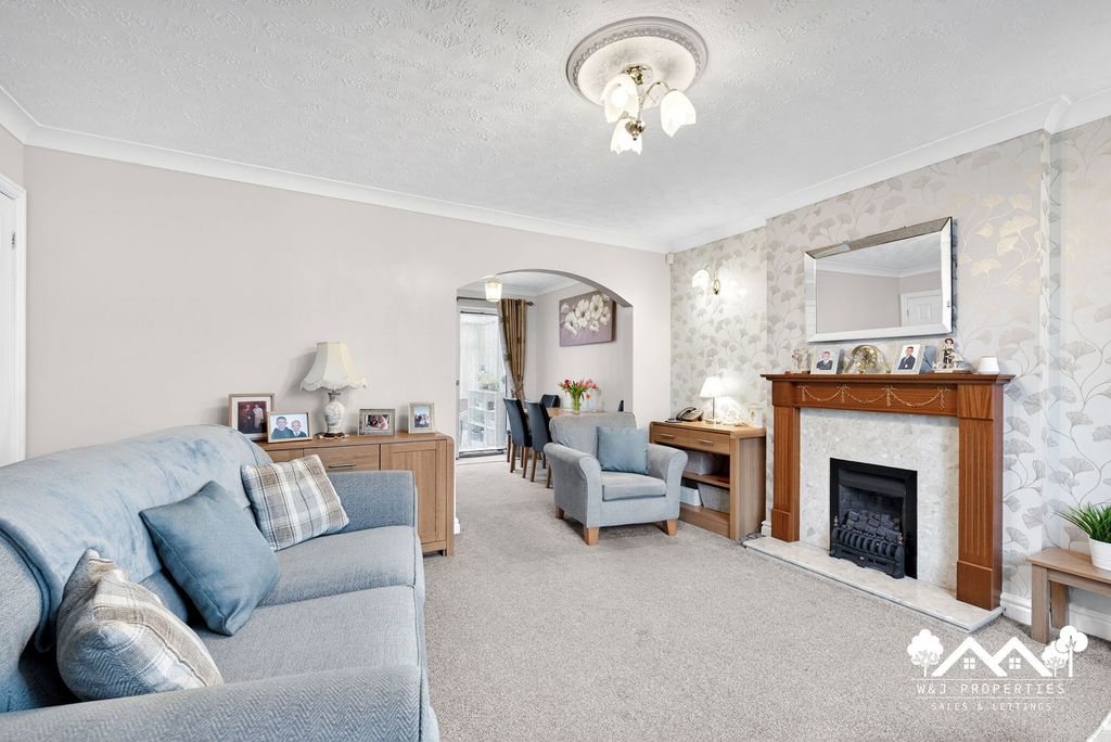 Property photo 3 of 31