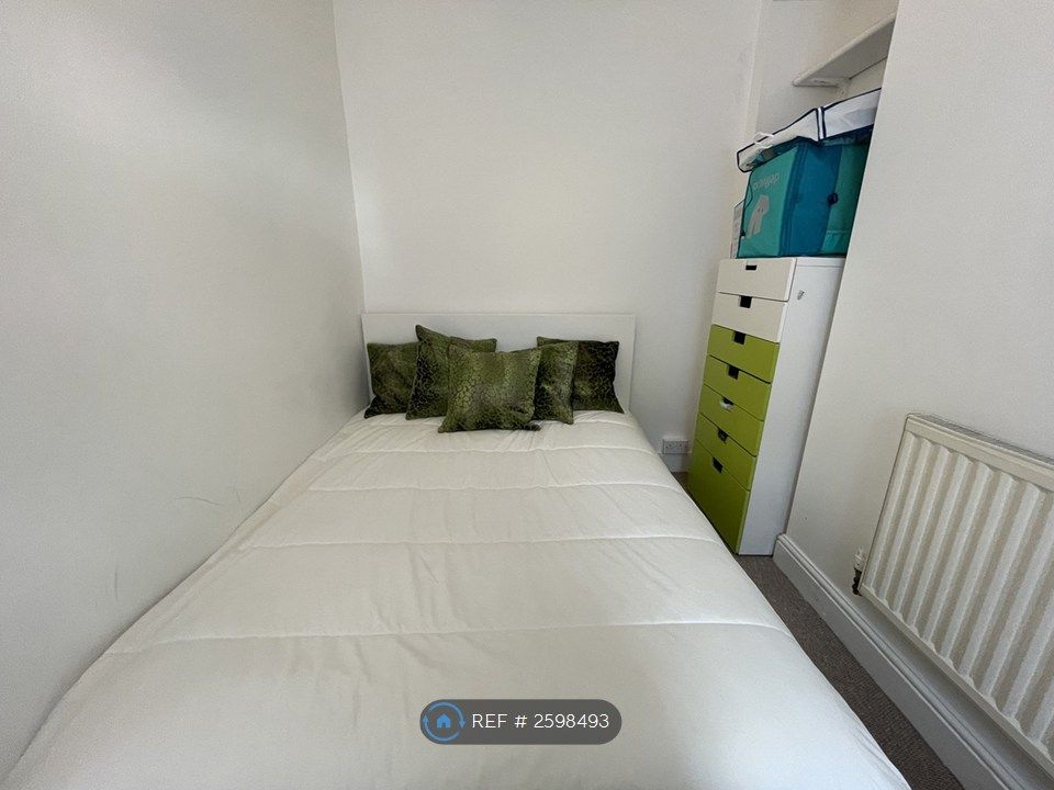 Property photo 2 of 18 Bedroom 2
