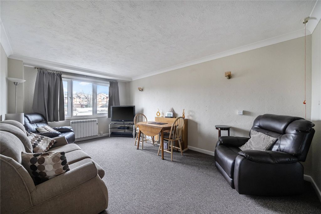 Property photo 2 of 15 Picture No. 17