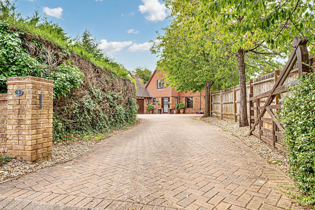 Property photo 3 of 37 Driveway