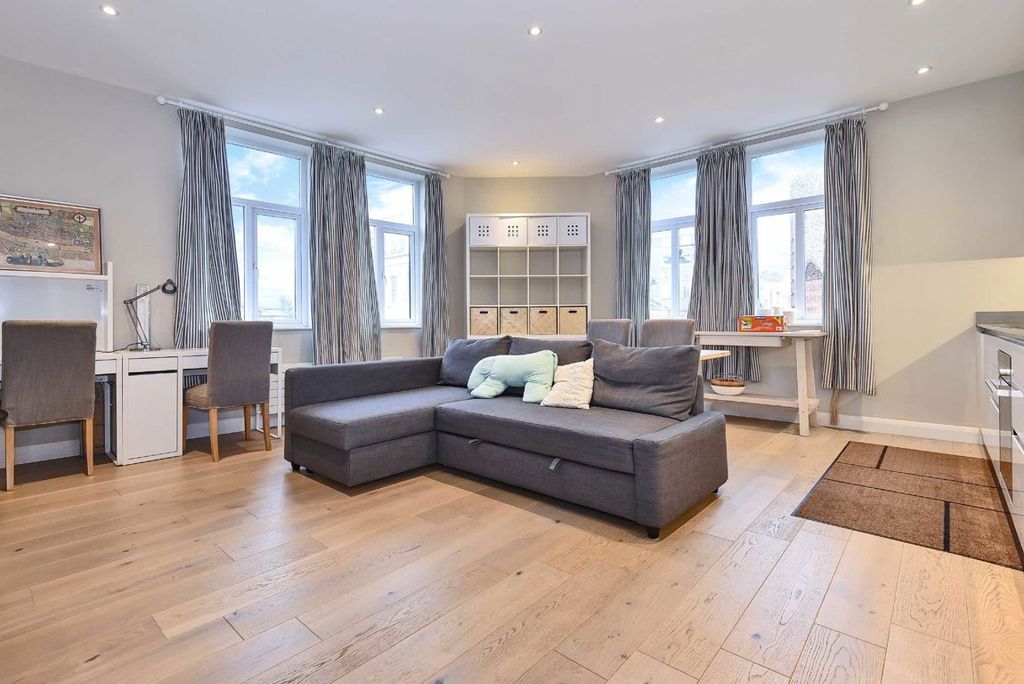 Property photo 2 of 5