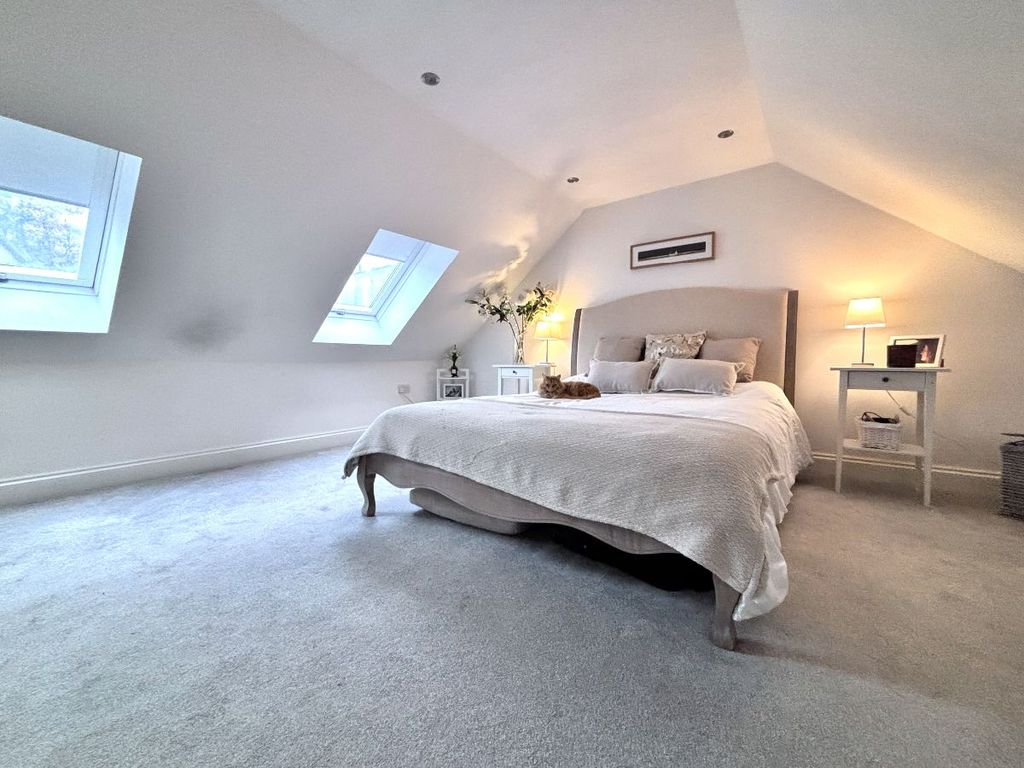 Property photo 2 of 26