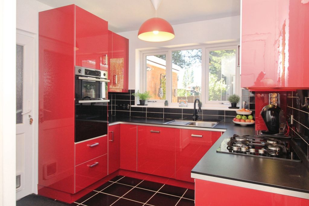 Property photo 2 of 14 Breakfast Kitchen
