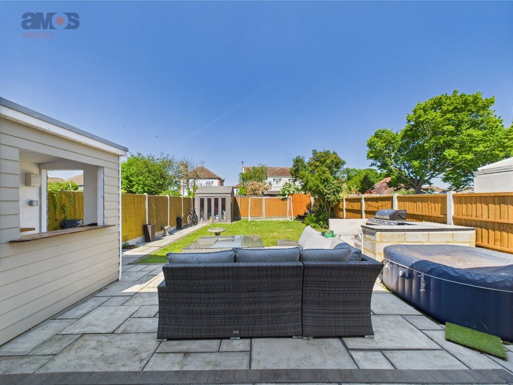 Property photo 3 of 20 3734376