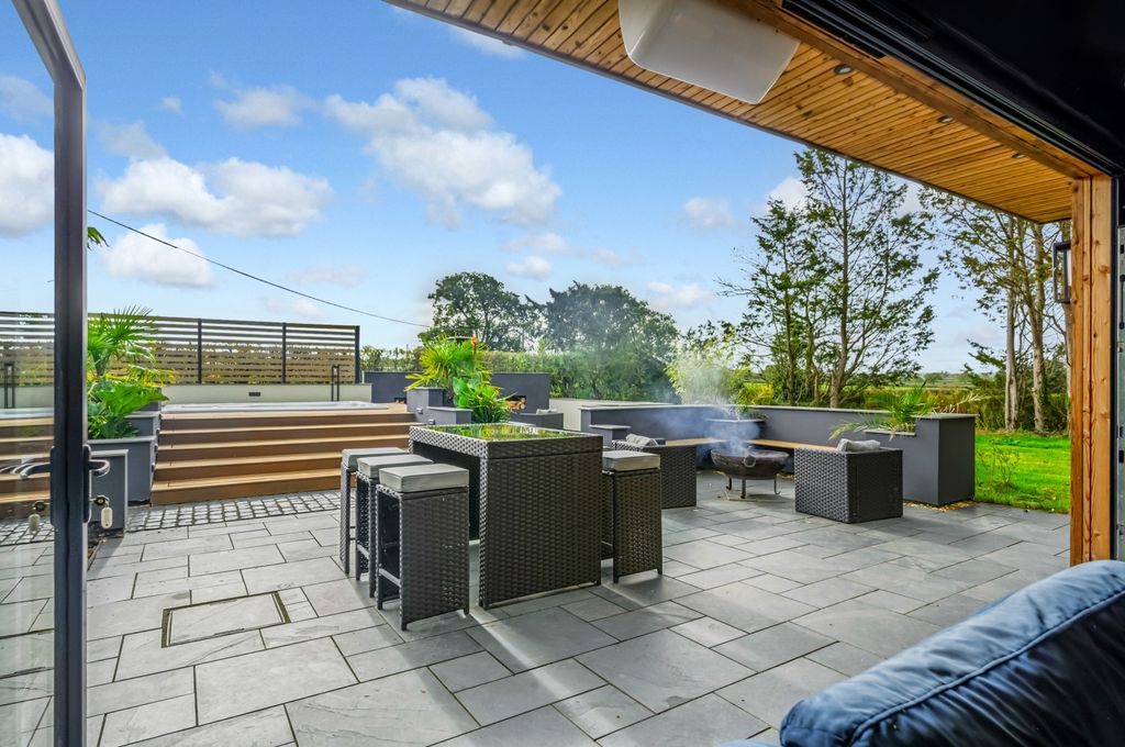 Property photo 3 of 25 Dsc_2310