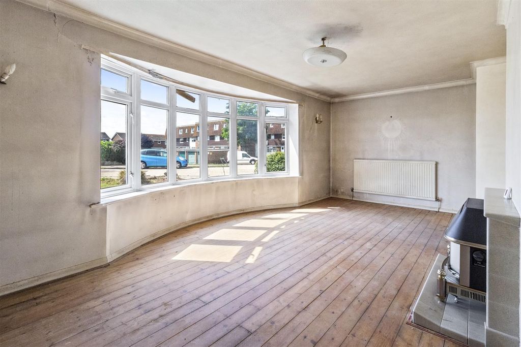 Property photo 3 of 12 60 Rusper Road-004.Jpg