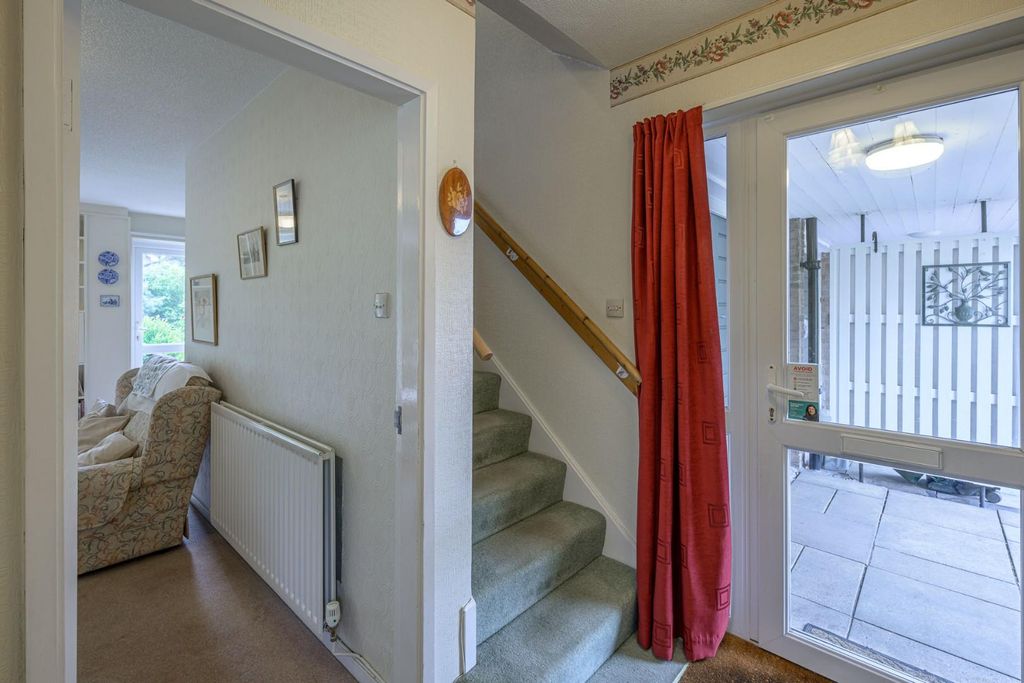 Property photo 3 of 21 Entrance Hallway