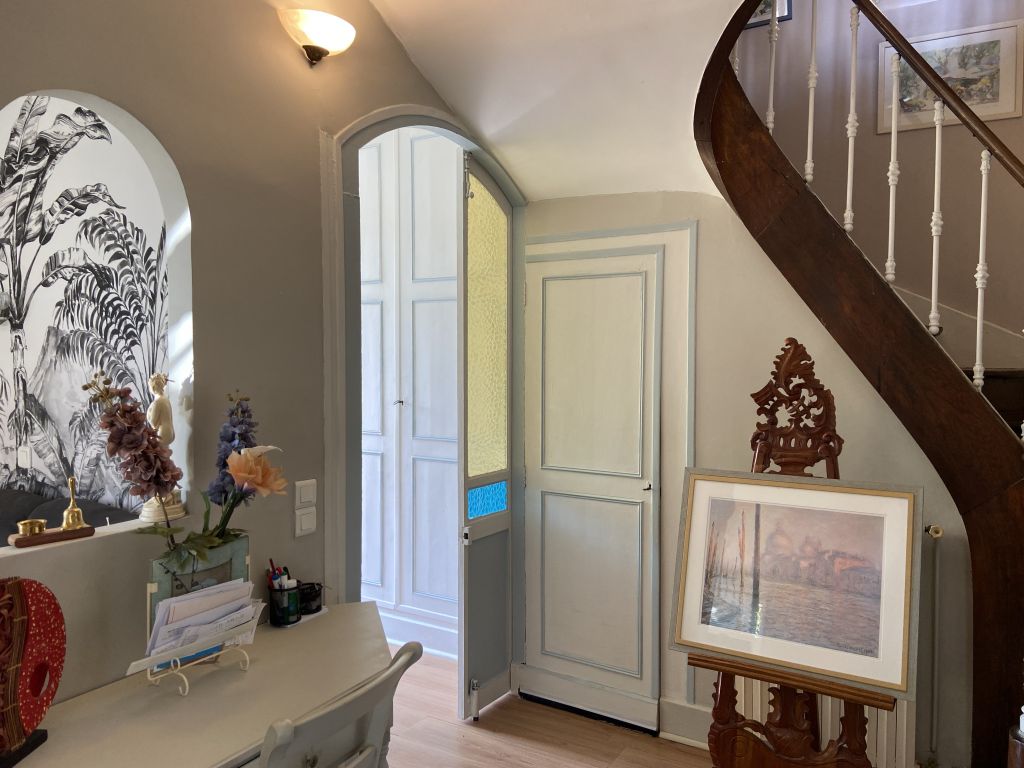 Property photo 3 of 25