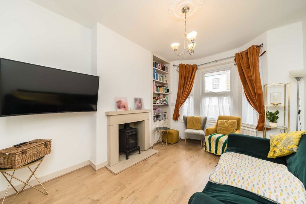 Property photo 2 of 10