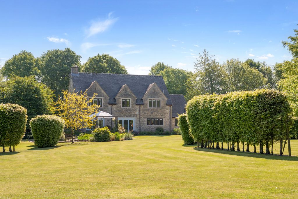 Property photo 1 of 20 Rear Facade & Garden