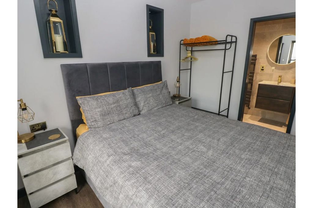 Additional image 33 of 3 bed flat for saleNarberth Road, Tenby SA70