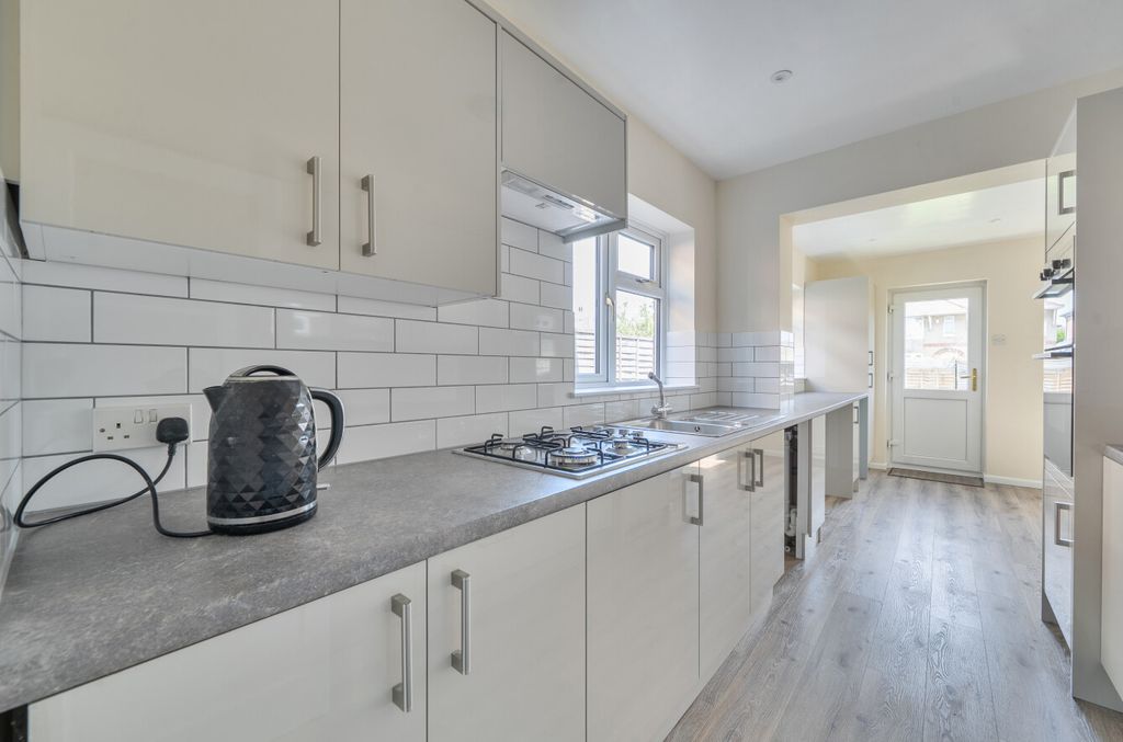 Property photo 3 of 13 1482063-16-6A3Bf2...