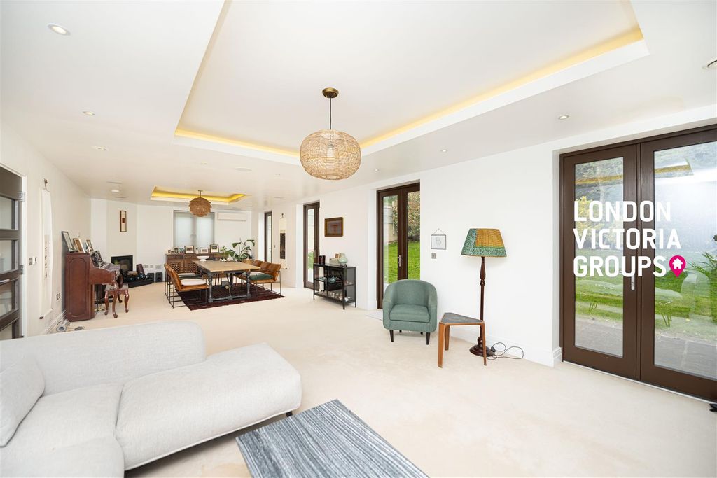 Property photo 1 of 52 1-8217.Jpg