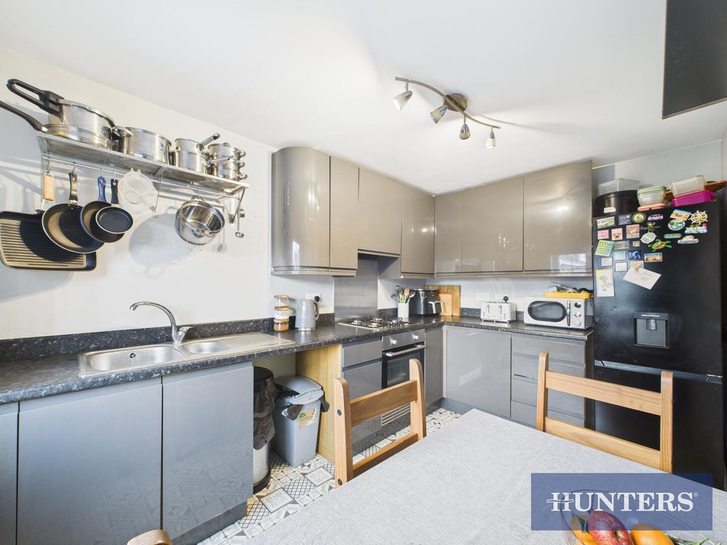 Property photo 2 of 17 Kitchen