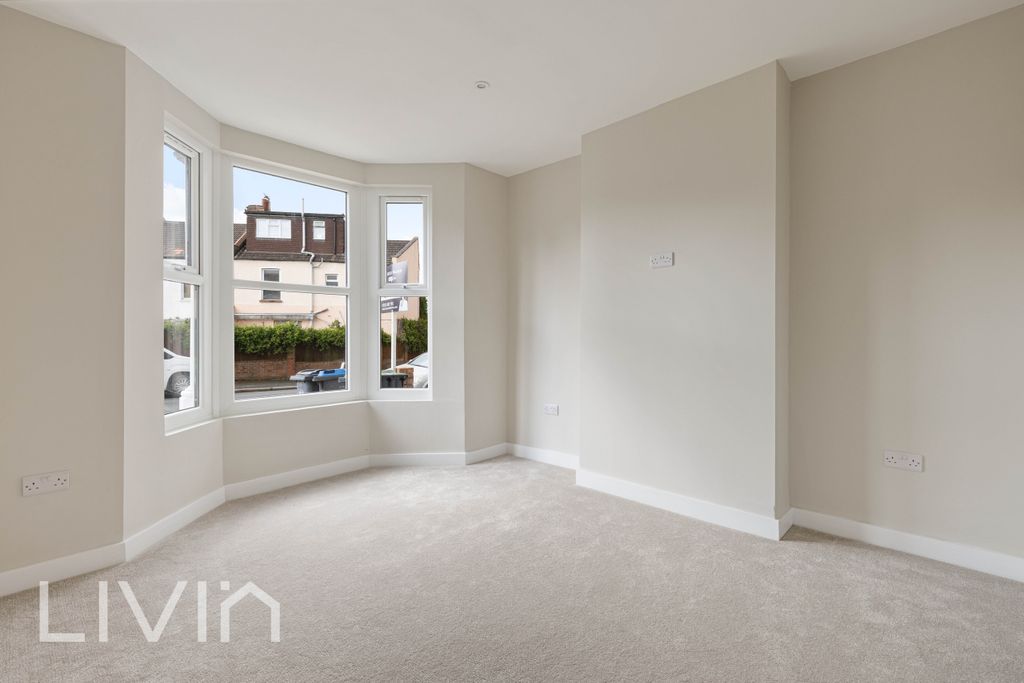 Property photo 2 of 13 2