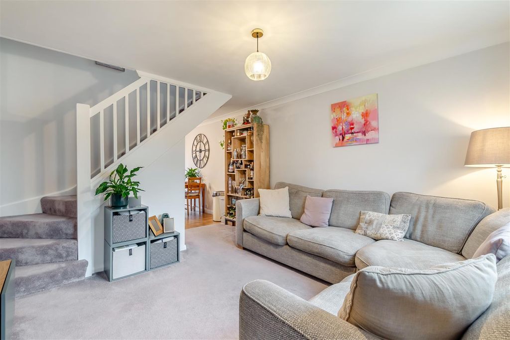 Property photo 2 of 12 8676004-Interior05.Jpg