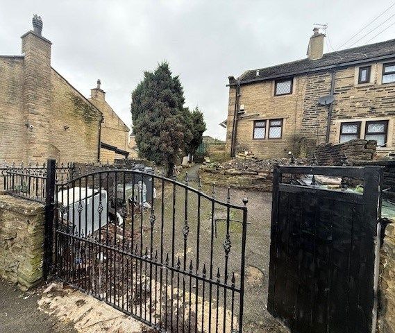 Property photo 2 of 14 External