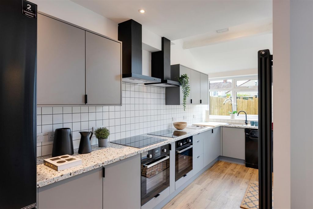 Property photo 3 of 12 3.Jpg