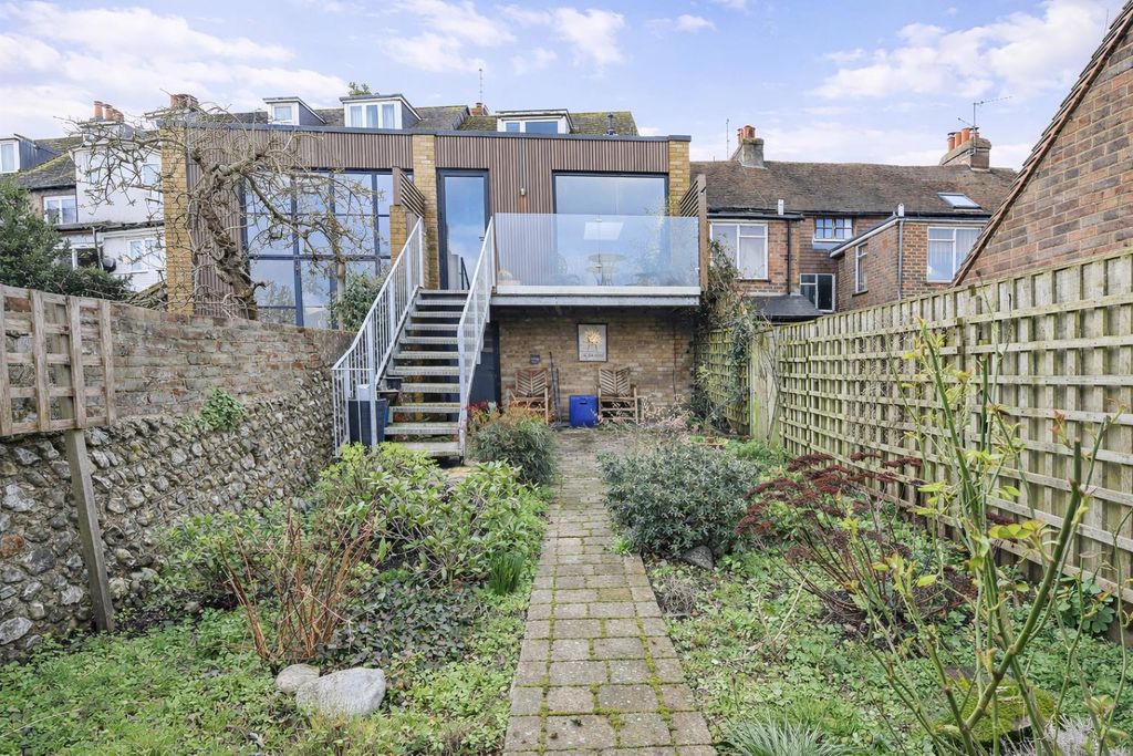 Property photo 2 of 21 Chatgpt Image Mar 27, 2026, 01_00_11 Pm.Png