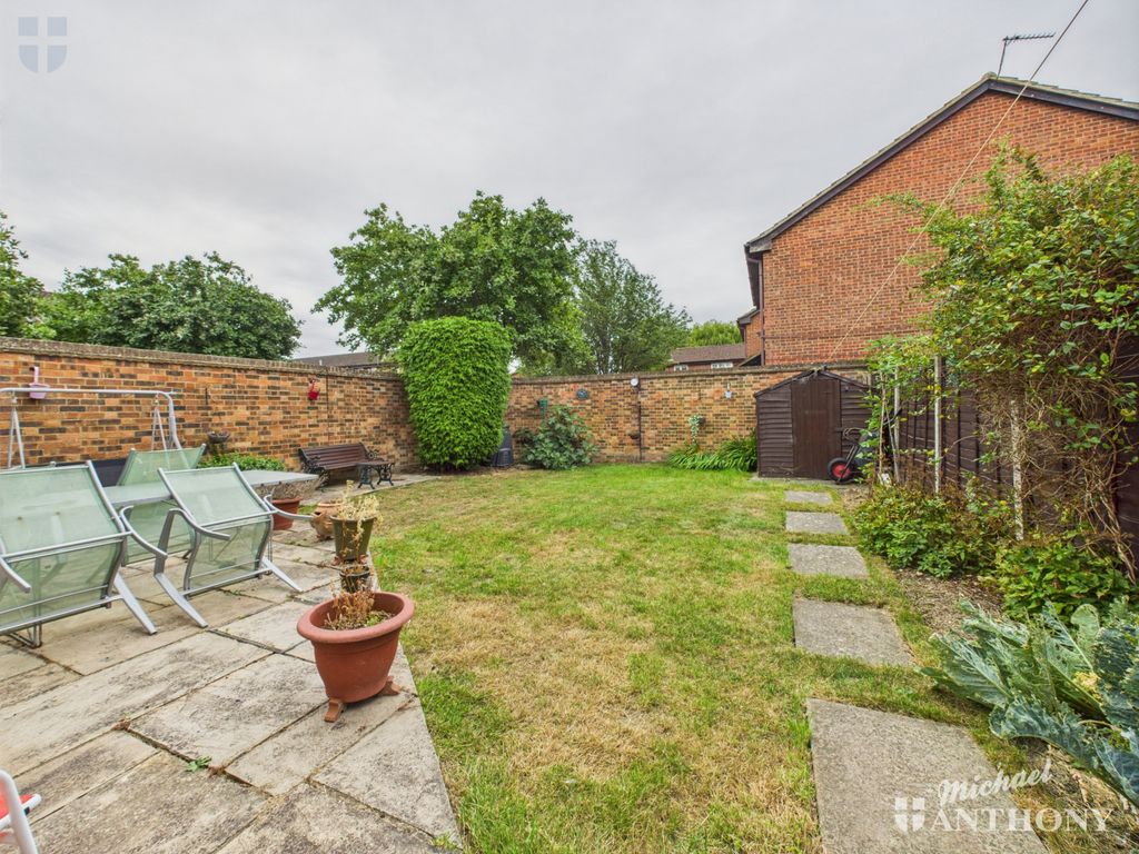 Property photo 3 of 14 Cam03852G0-Pr0371-Still006