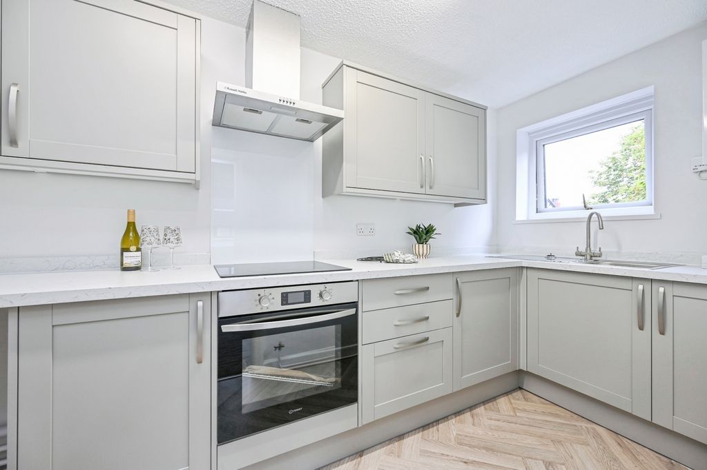 Property photo 2 of 12 Pbox-Img.Jpg