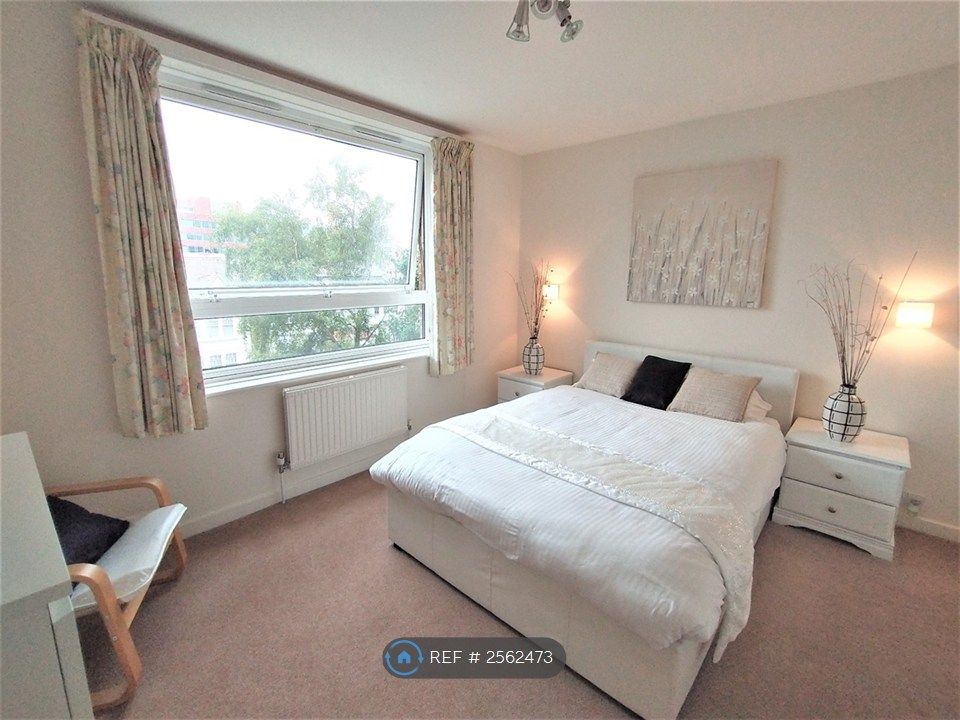 Property photo 2 of 7 Double Bedroom