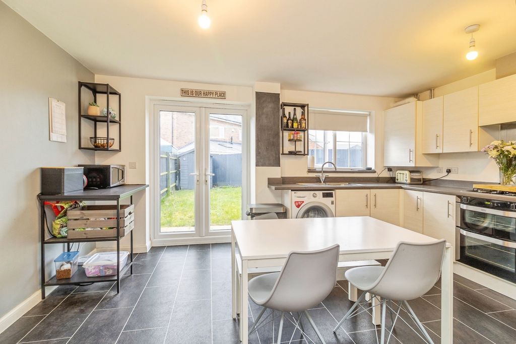 Property photo 3 of 19 Pbox-Img.Jpg