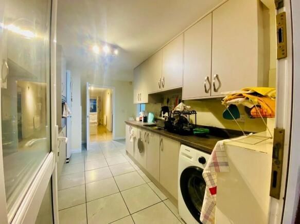 Property photo 3 of 9 Narel Kitchen.Jpeg