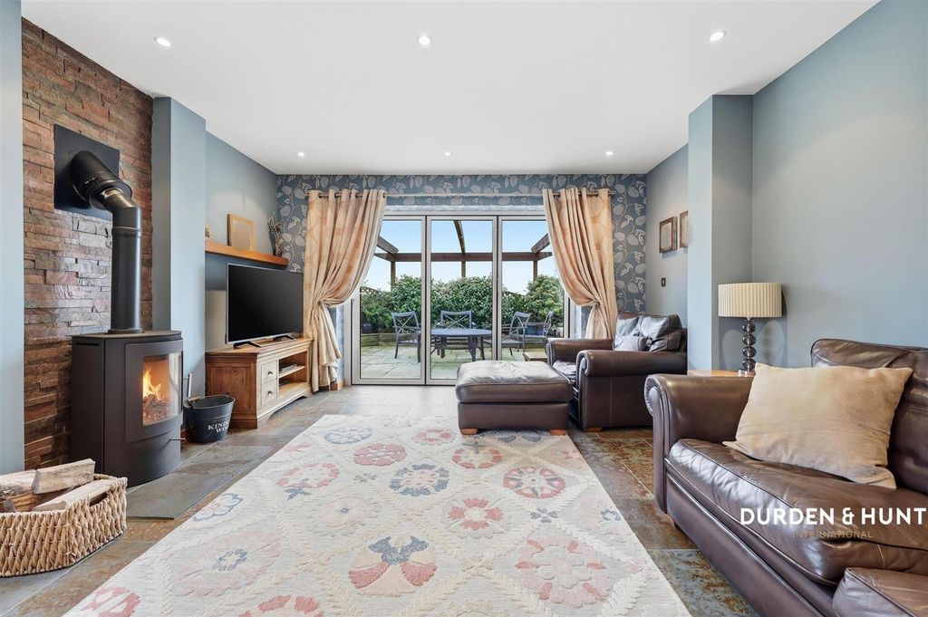 Property photo 2 of 31 King Street