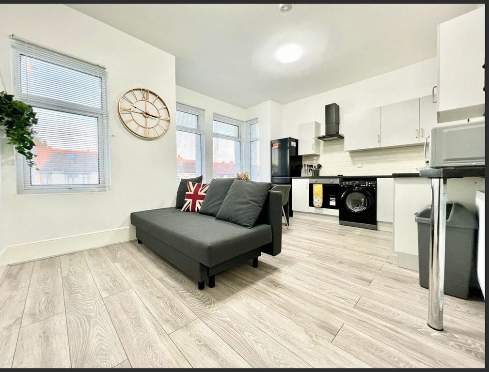 Property photo 2 of 3