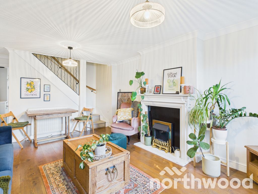 Property photo 2 of 24