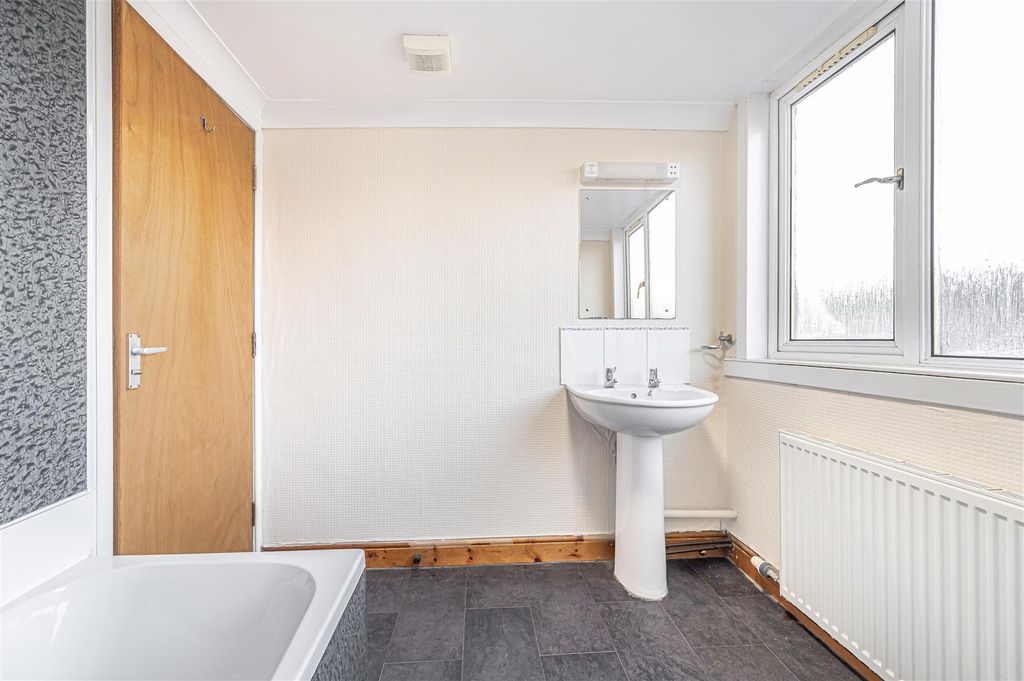 Additional image 17 of 1 bed maisonette for sale17 Old Causeway, Kinross KY13