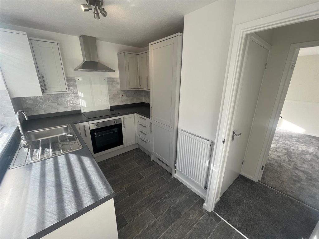 Property photo 2 of 17 Kitchen