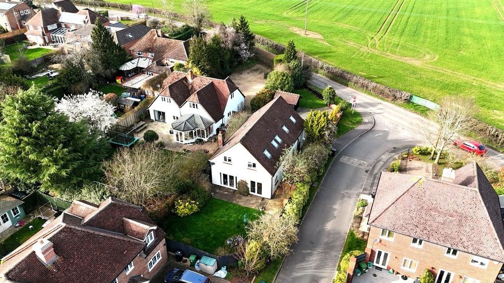 Property photo 2 of 28