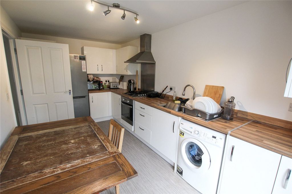 Property photo 2 of 16 Kitchen/Diner.