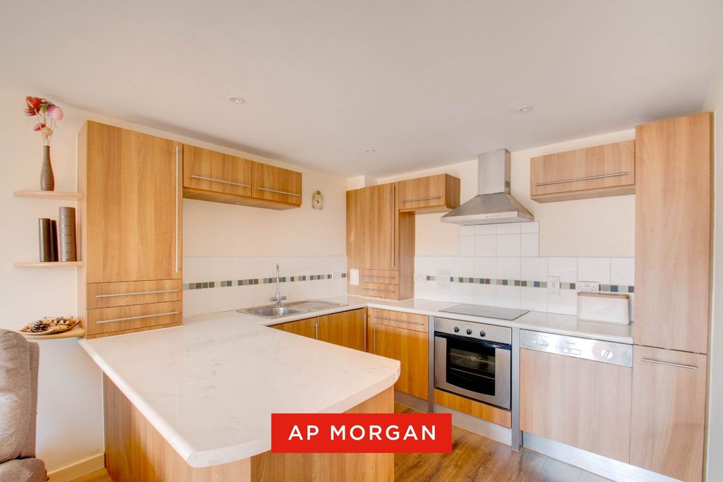 Property photo 3 of 13 Picture No. 02