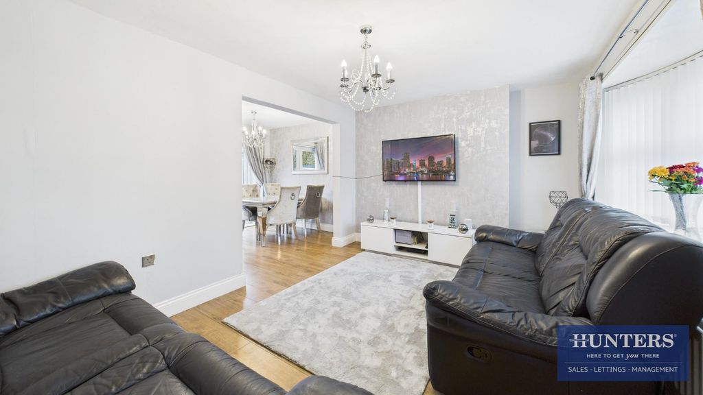 Property photo 3 of 14 Living Room