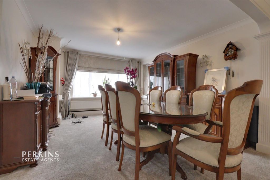 Property photo 2 of 8 d.Jpg