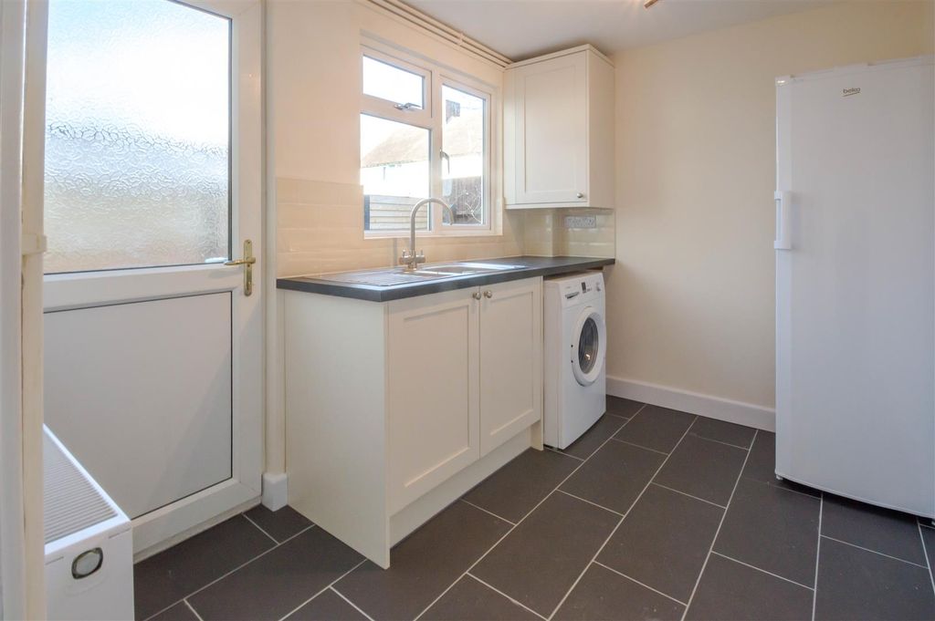 Property photo 3 of 7 006.Jpg