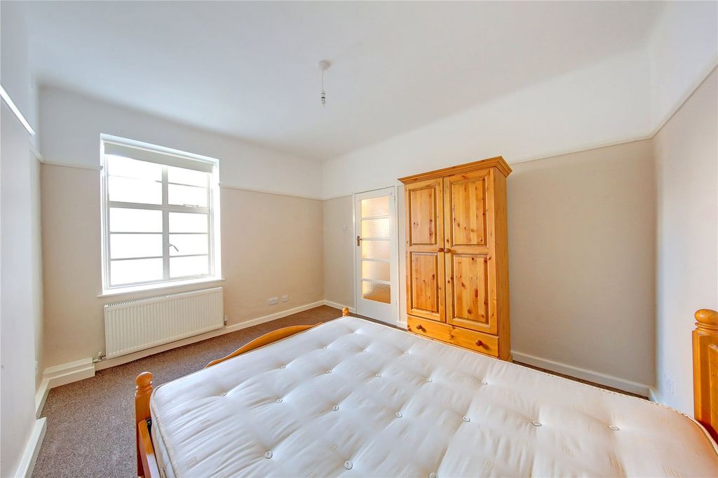 Property photo 3 of 9 Picture No. 02