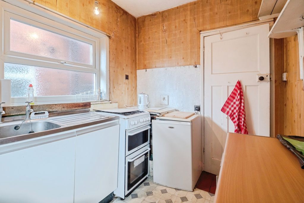 Property photo 2 of 17 Photo