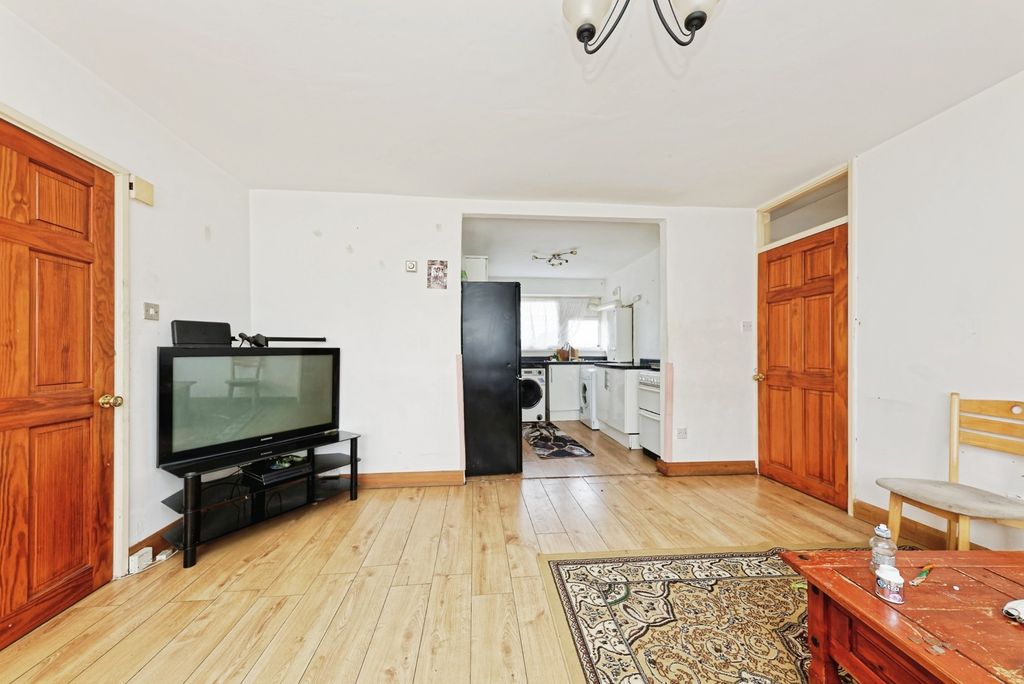 Property photo 2 of 14 Photo